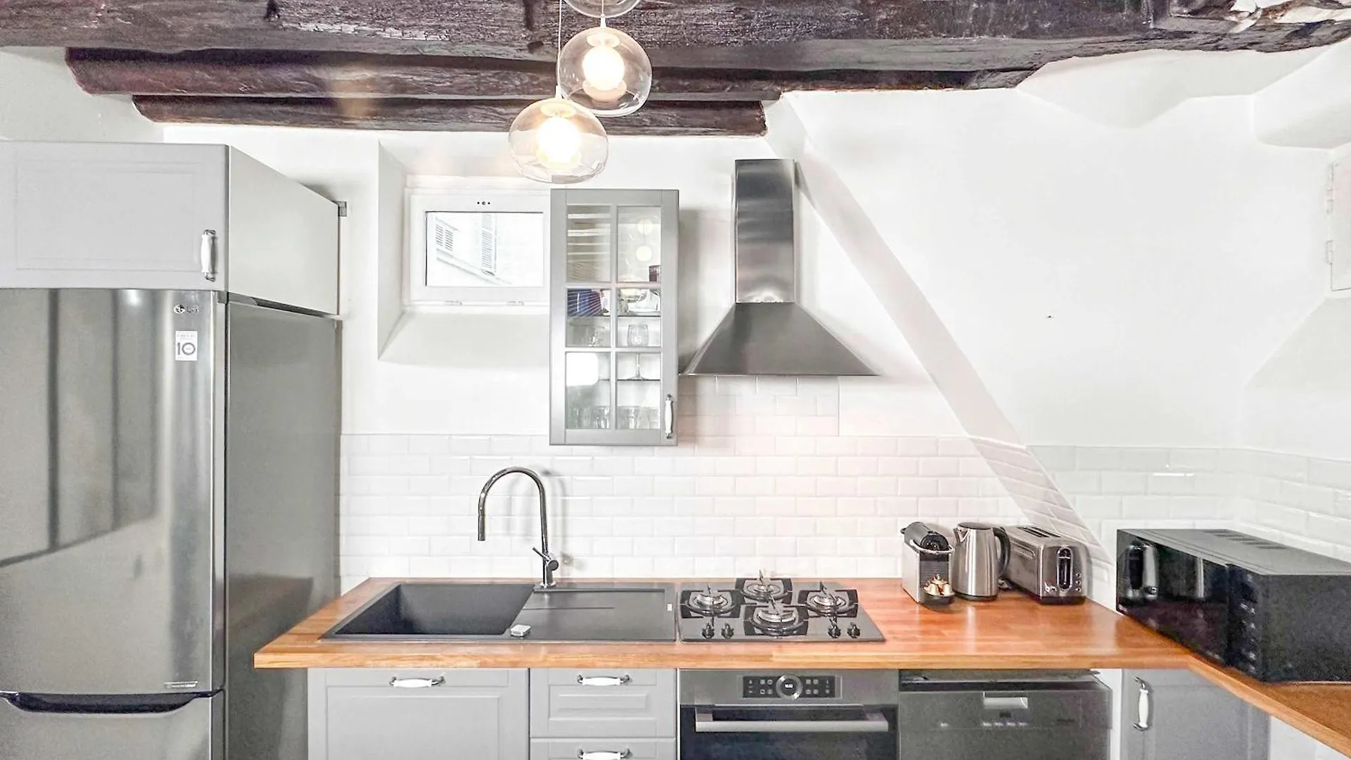 شقة Modern & Spacious Near Le Marais باريس