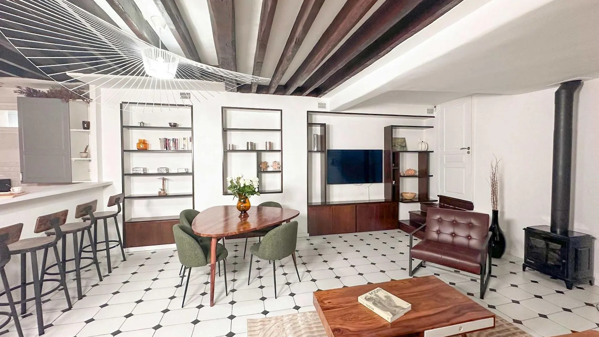 شقة Modern & Spacious Near Le Marais باريس 0*,  فرنسا