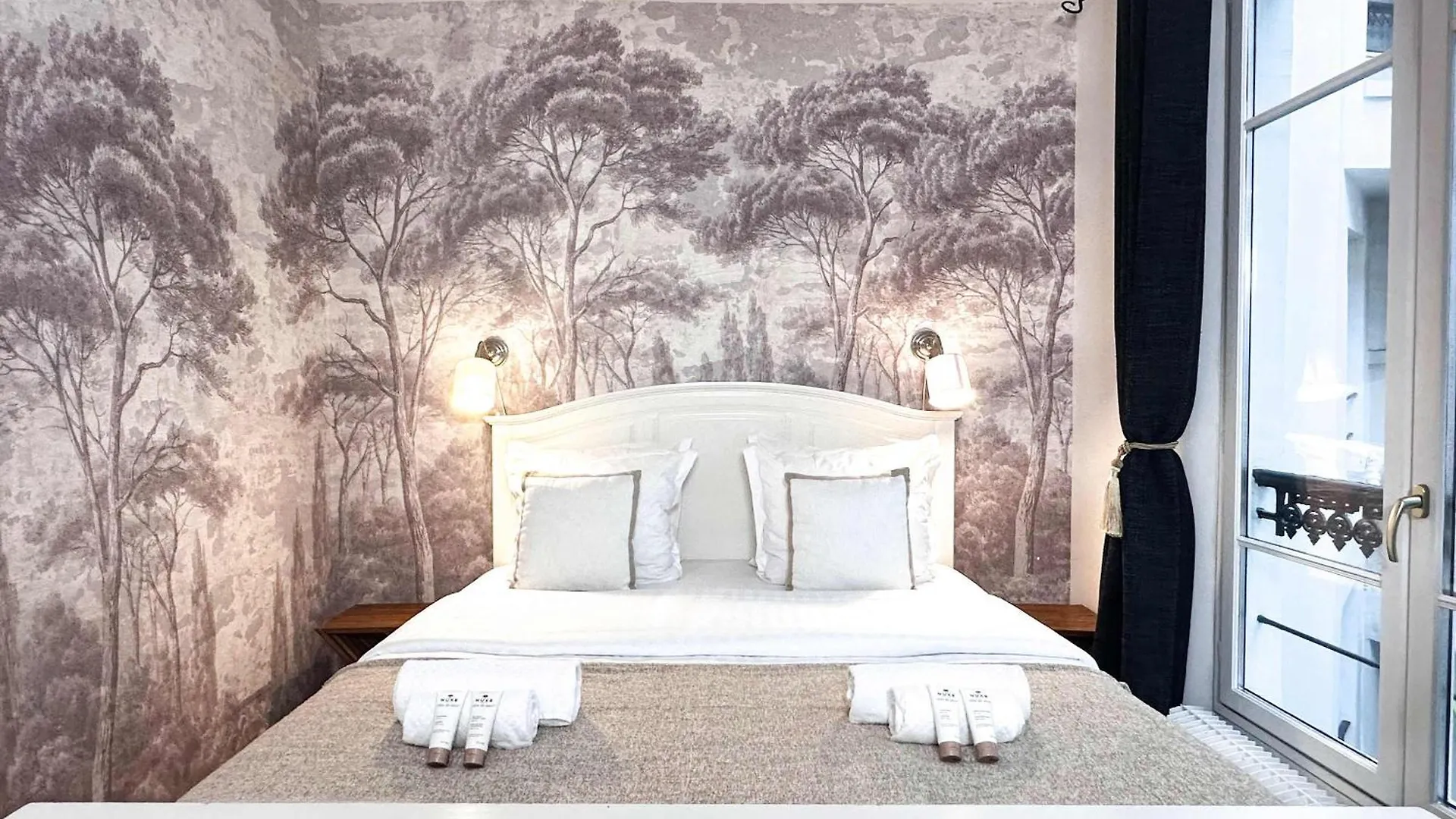 Modern & Spacious Near Le Marais Apartment Paris